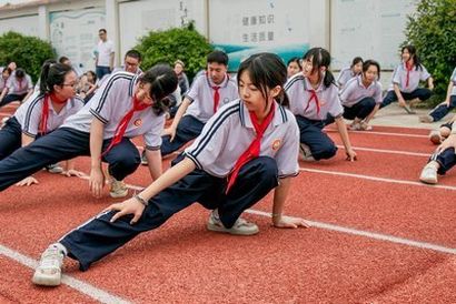 英语老师穿黑s被学生c视频